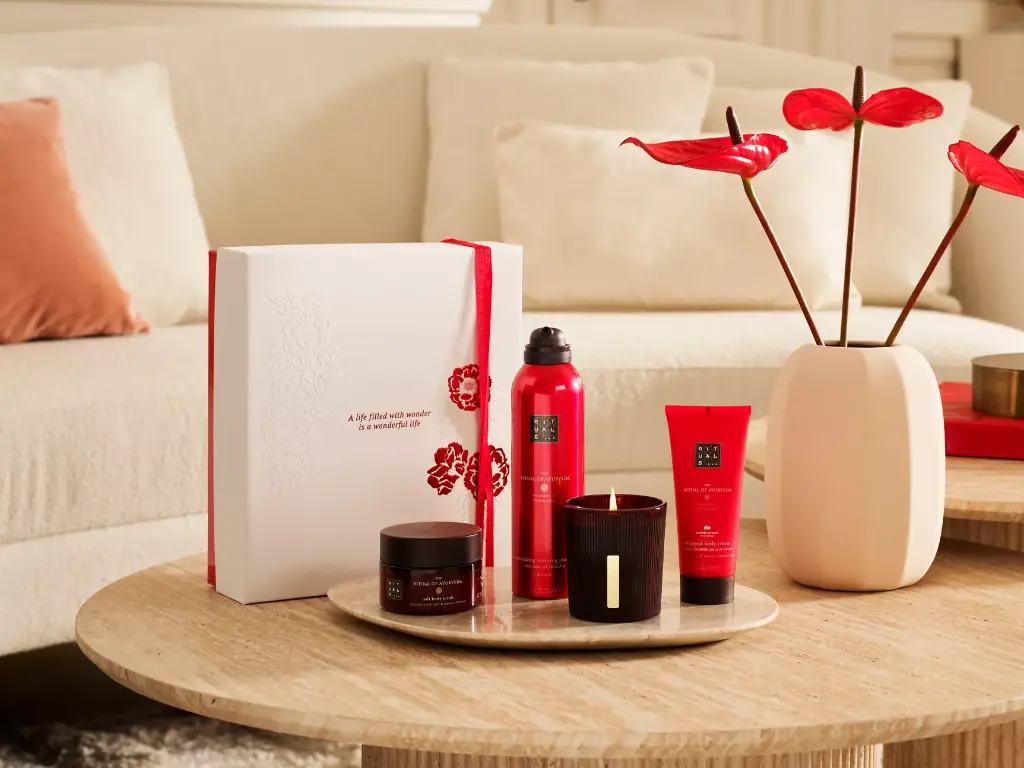 1120172-rituals-q425240-ayurveda-2025-gift-set-m_4-by-3.webp